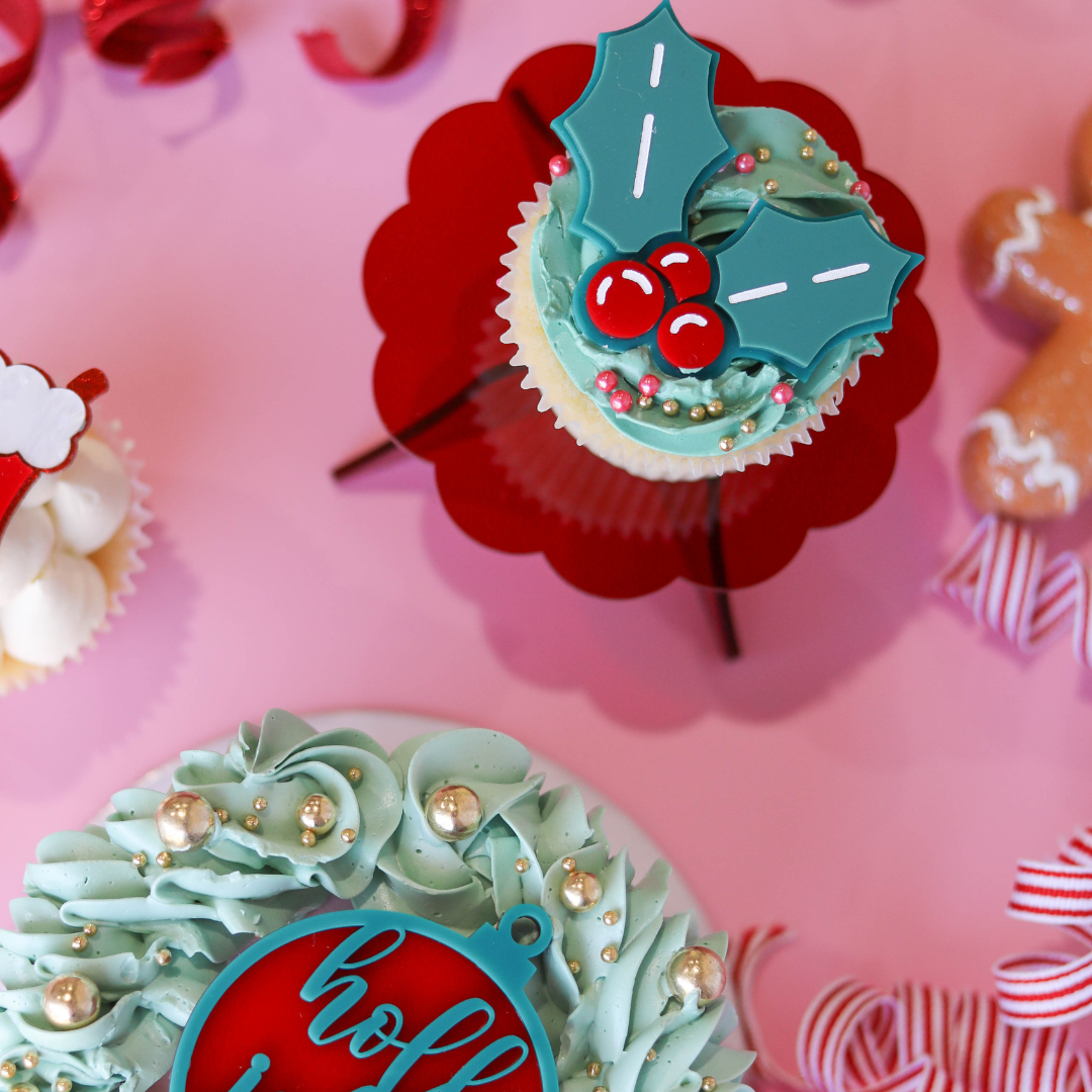 Holly Christmas Cake Charrm