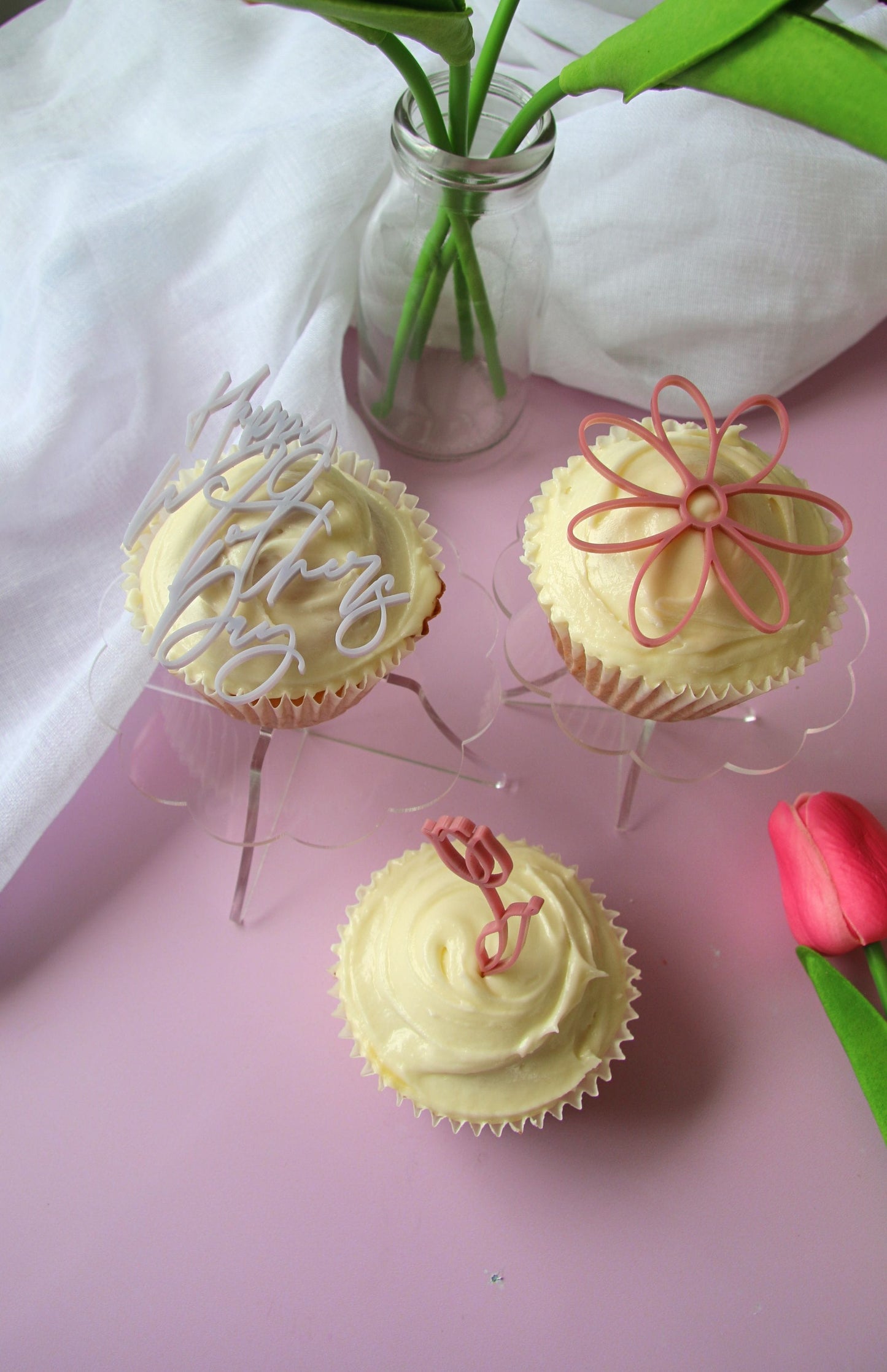Floral Tulip Line Art Cake Charm