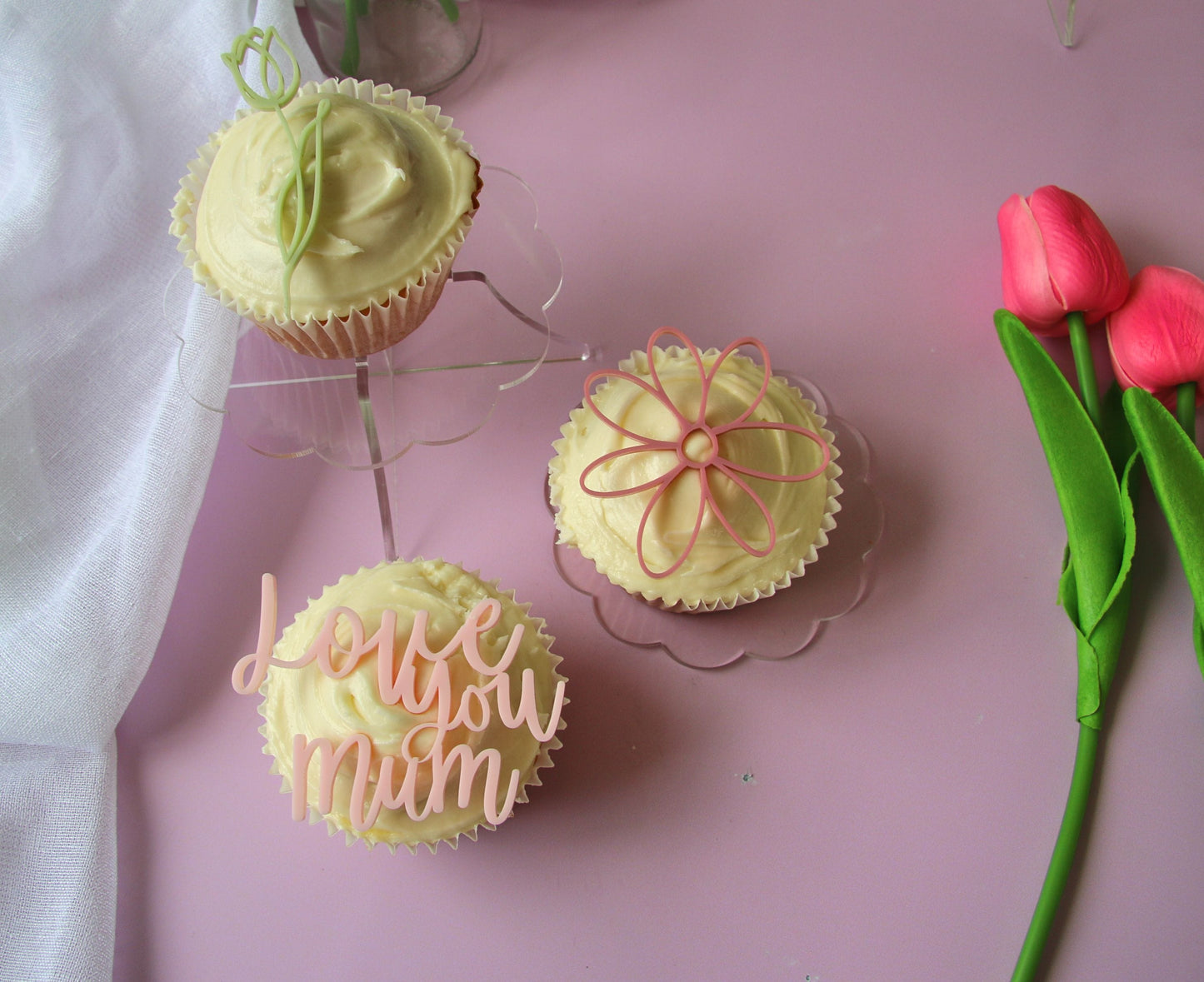 Floral Tulip Line Art Cake Charm