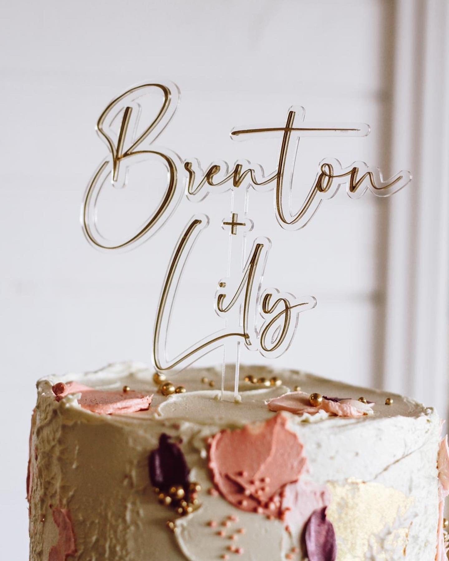 Floating Name Topper