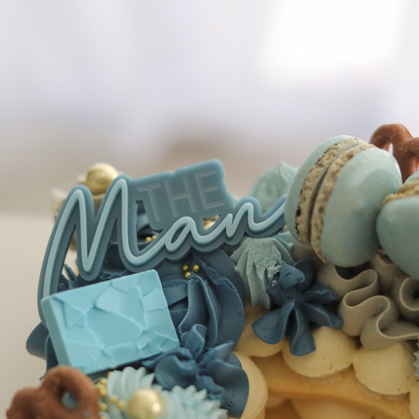 The man cupcake Charm