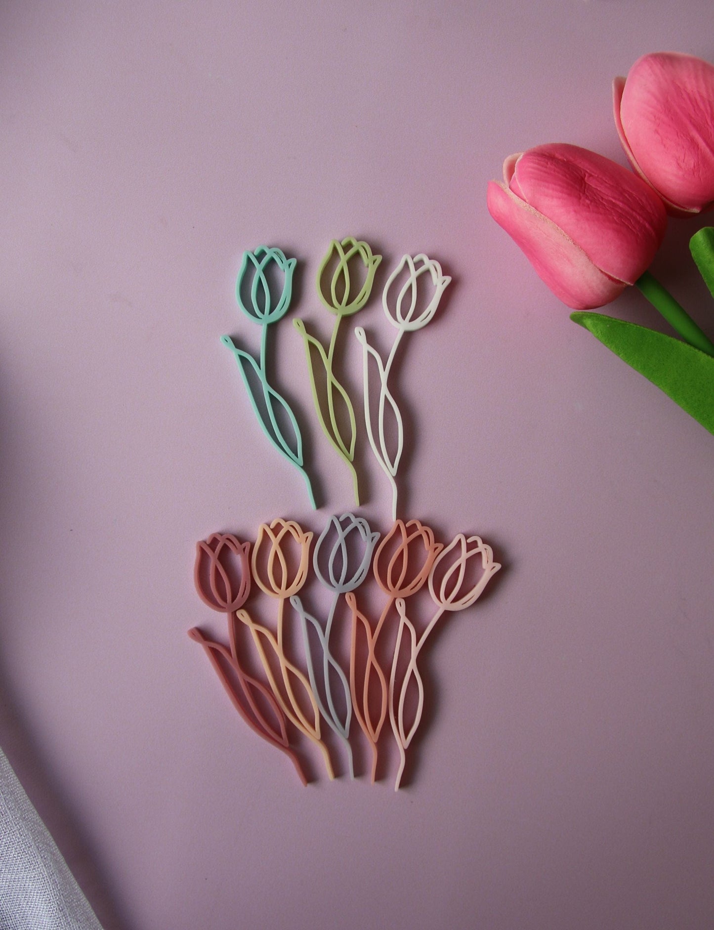 Floral Tulip Line Art Cake Charm